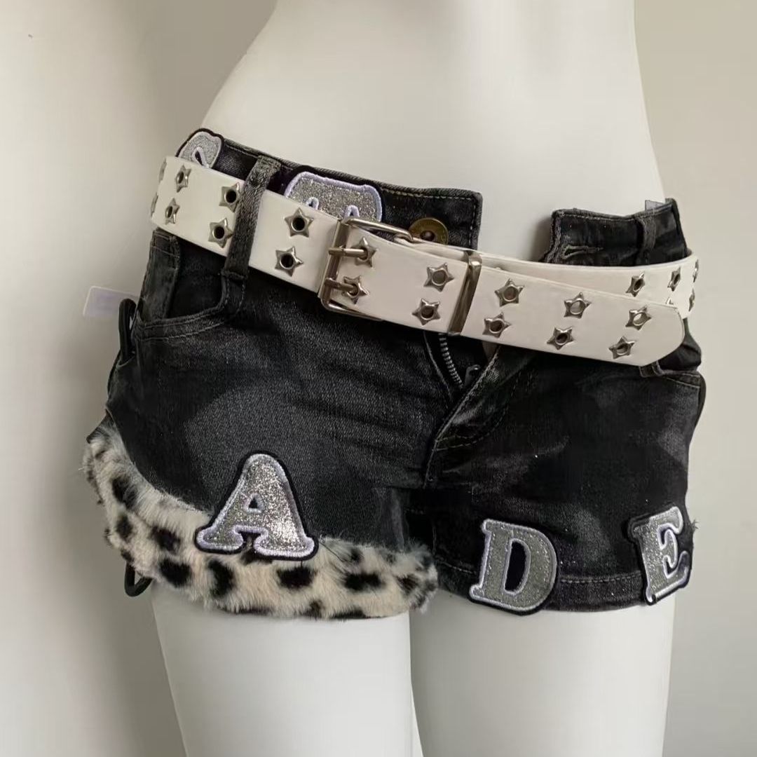 Street Fashion Girl - Y2k Gestickte Patch Denim Shorts Frau