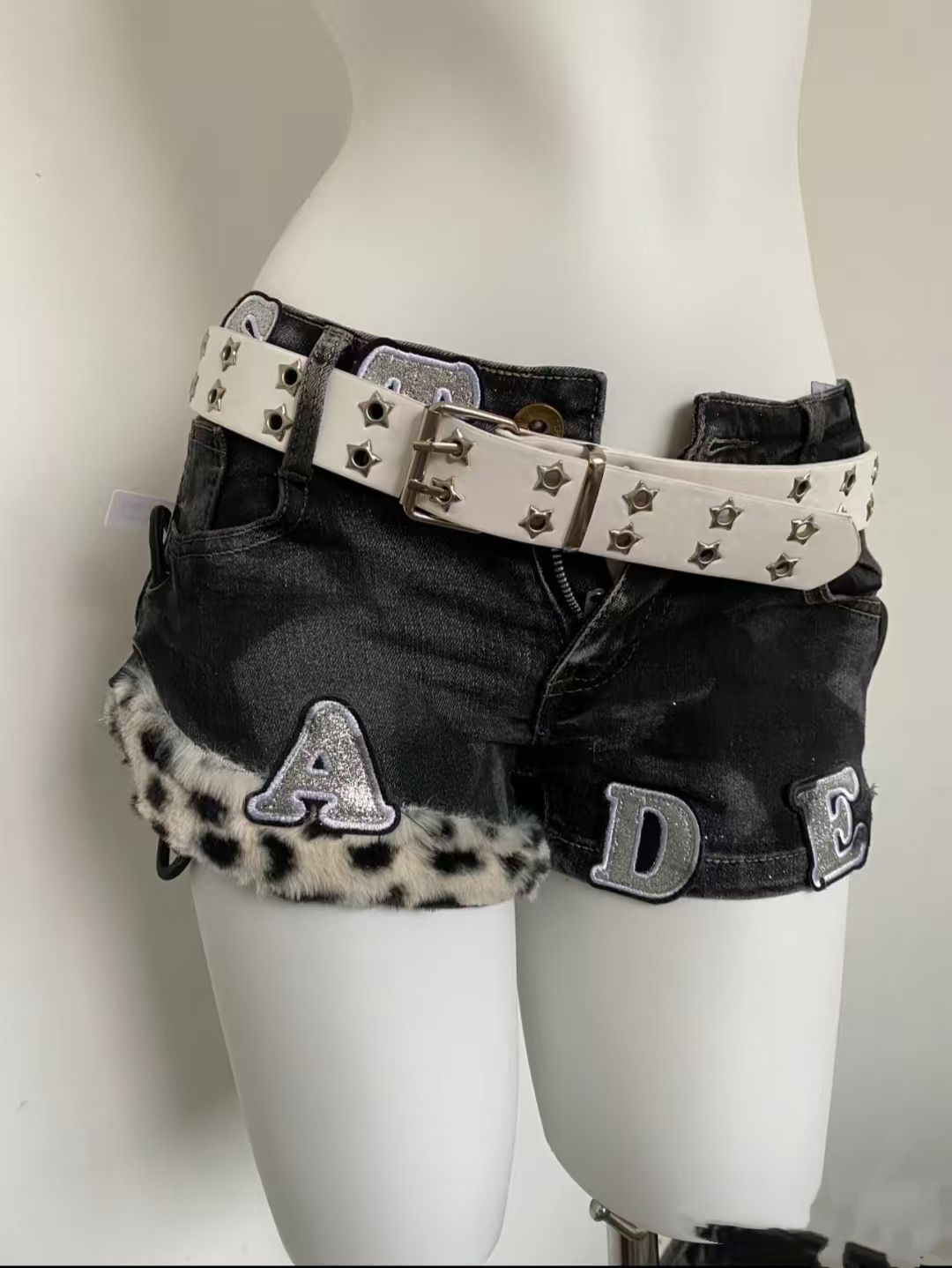 Y2k Gestickte Patch Denim Shor – Street Fashion Girl Bewertung und Preis