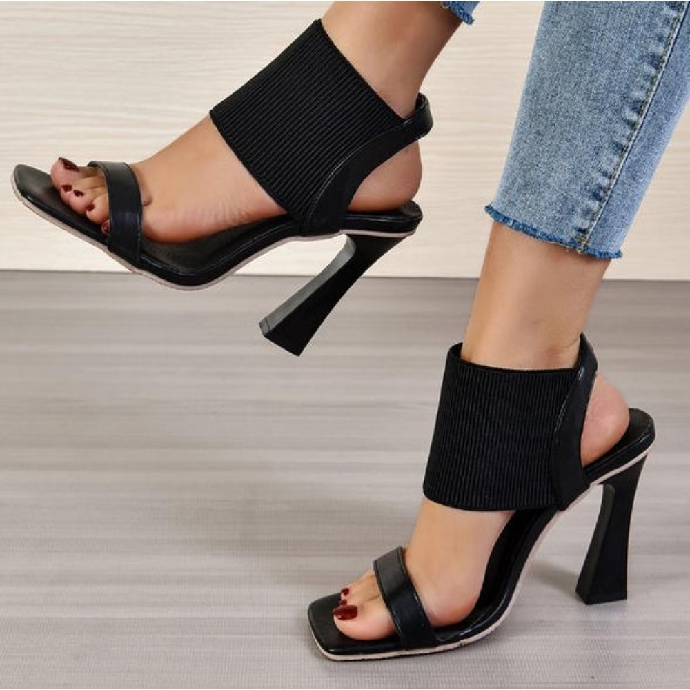 Quadratische High-Heel-Sandale – Street Fashion Rome Bewertung und Preis